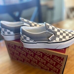 NEW Never worn 10.5 kid vans grey slip on